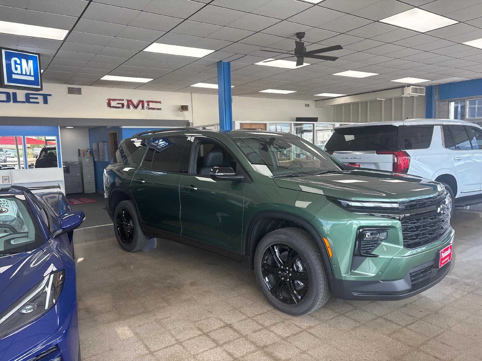 2027 Chevrolet Traverse LT