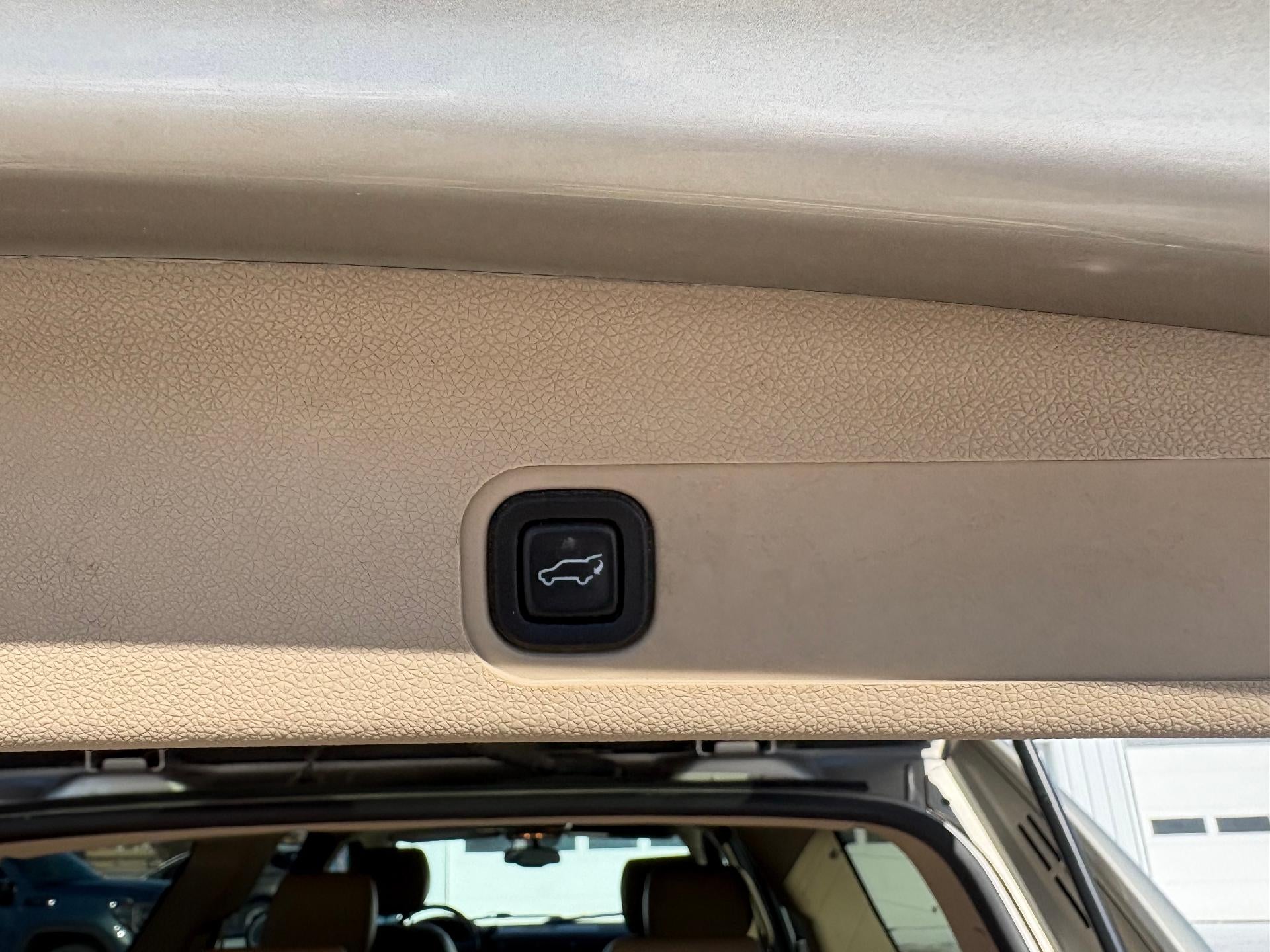 2014 Chevrolet Suburban LTZ