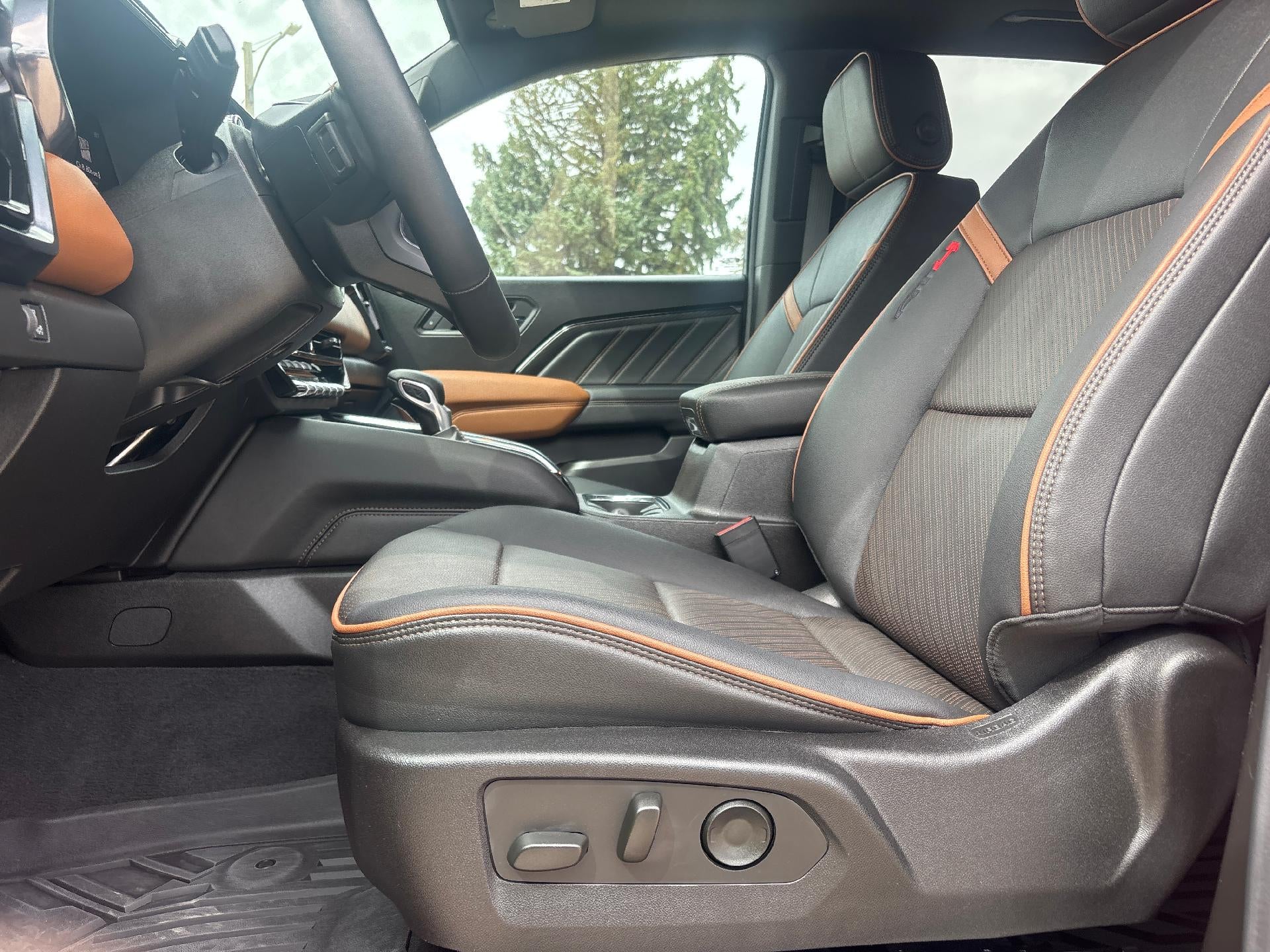 2025 GMC Canyon AT4