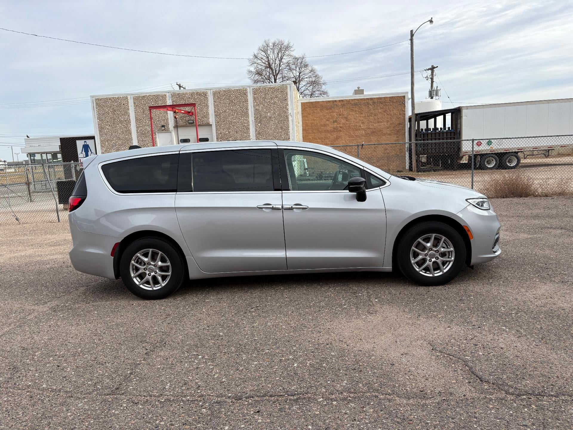 2024 Chrysler Pacifica Touring L