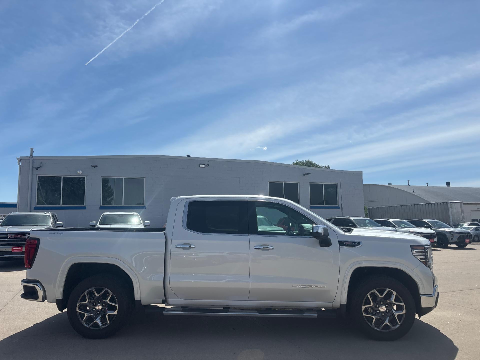 2025 GMC Sierra 1500 SLT