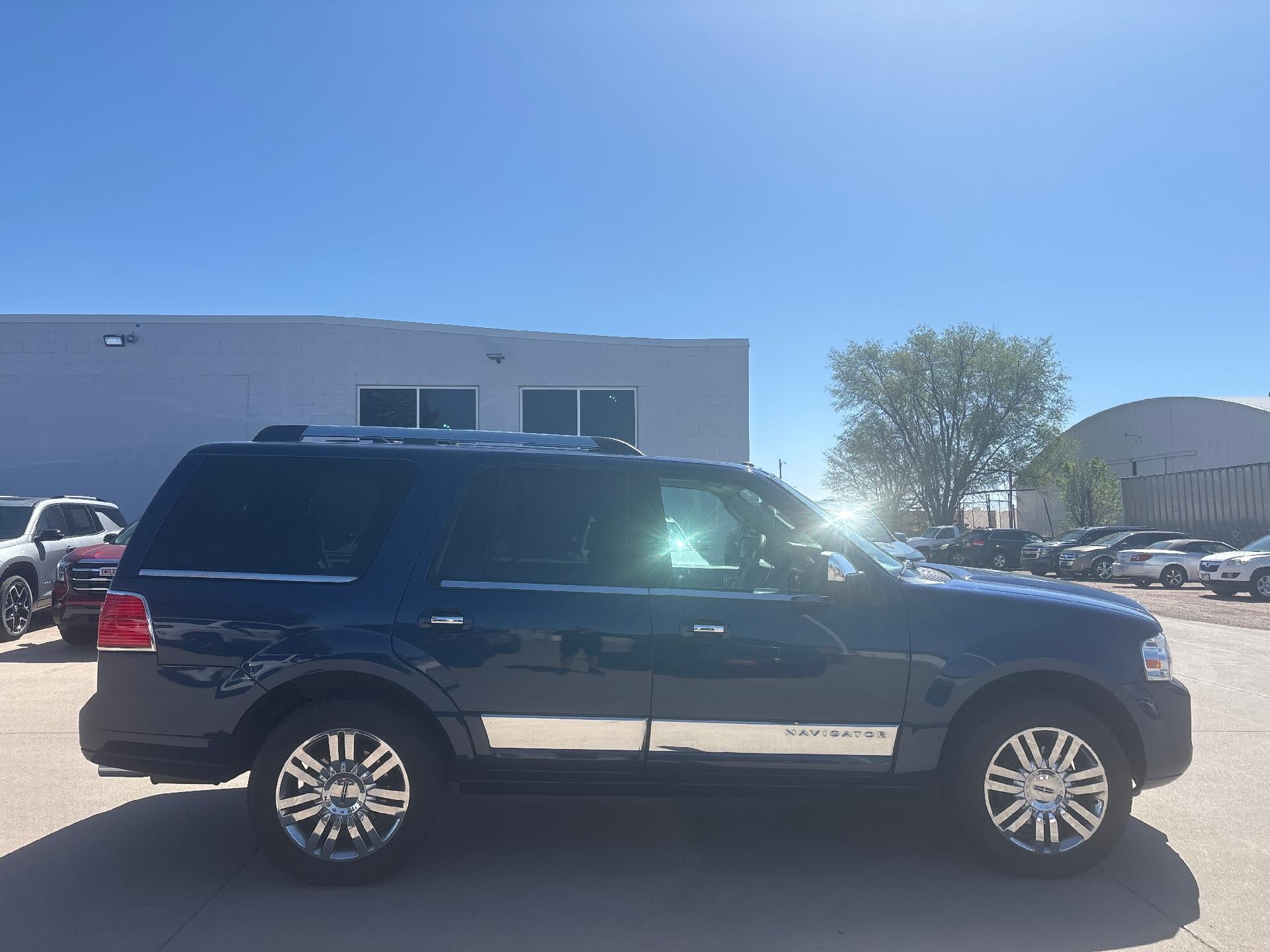 2007 Lincoln Navigator Base