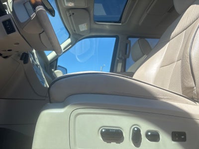 2007 Lincoln Navigator Base