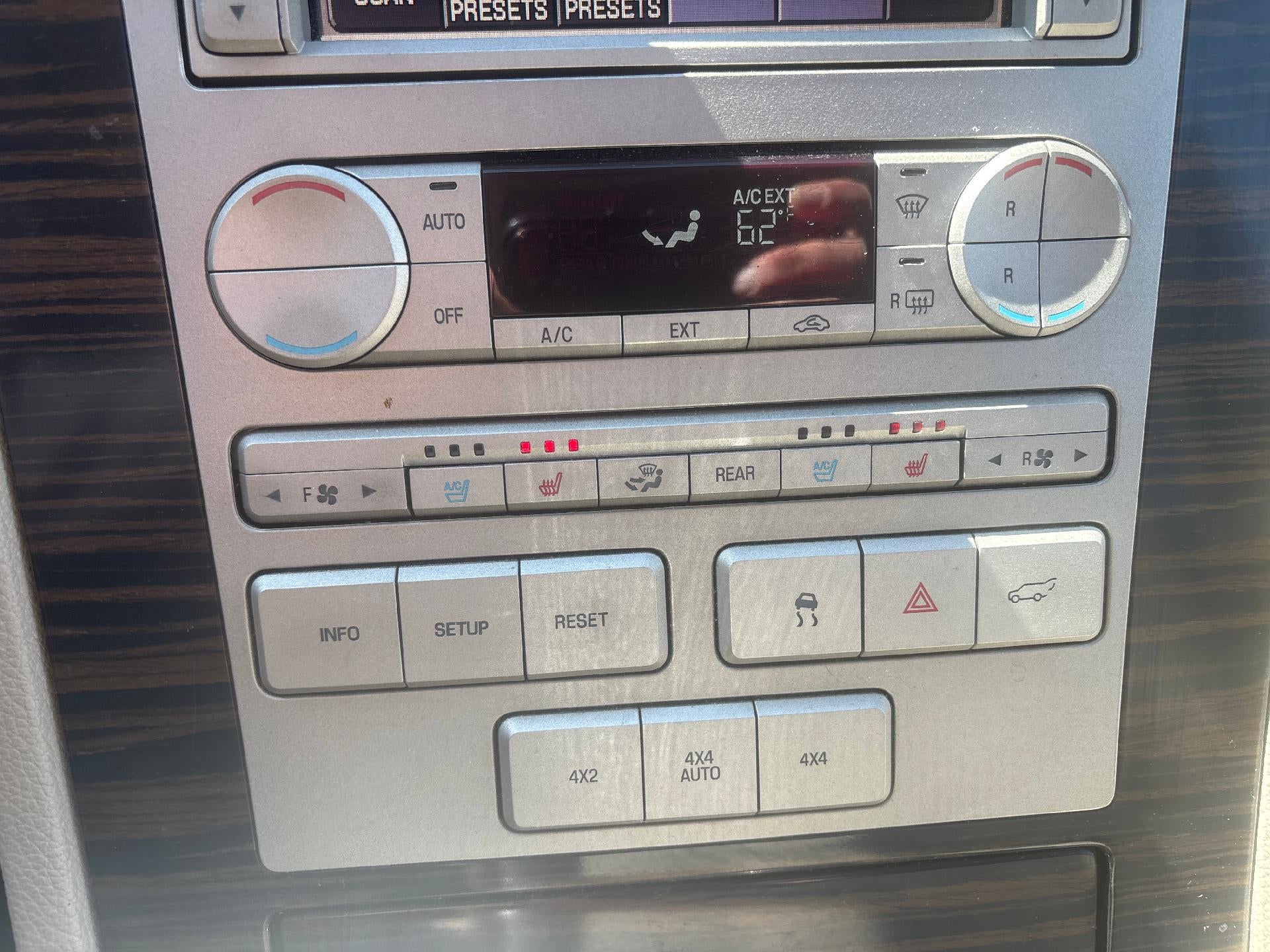 2007 Lincoln Navigator Base