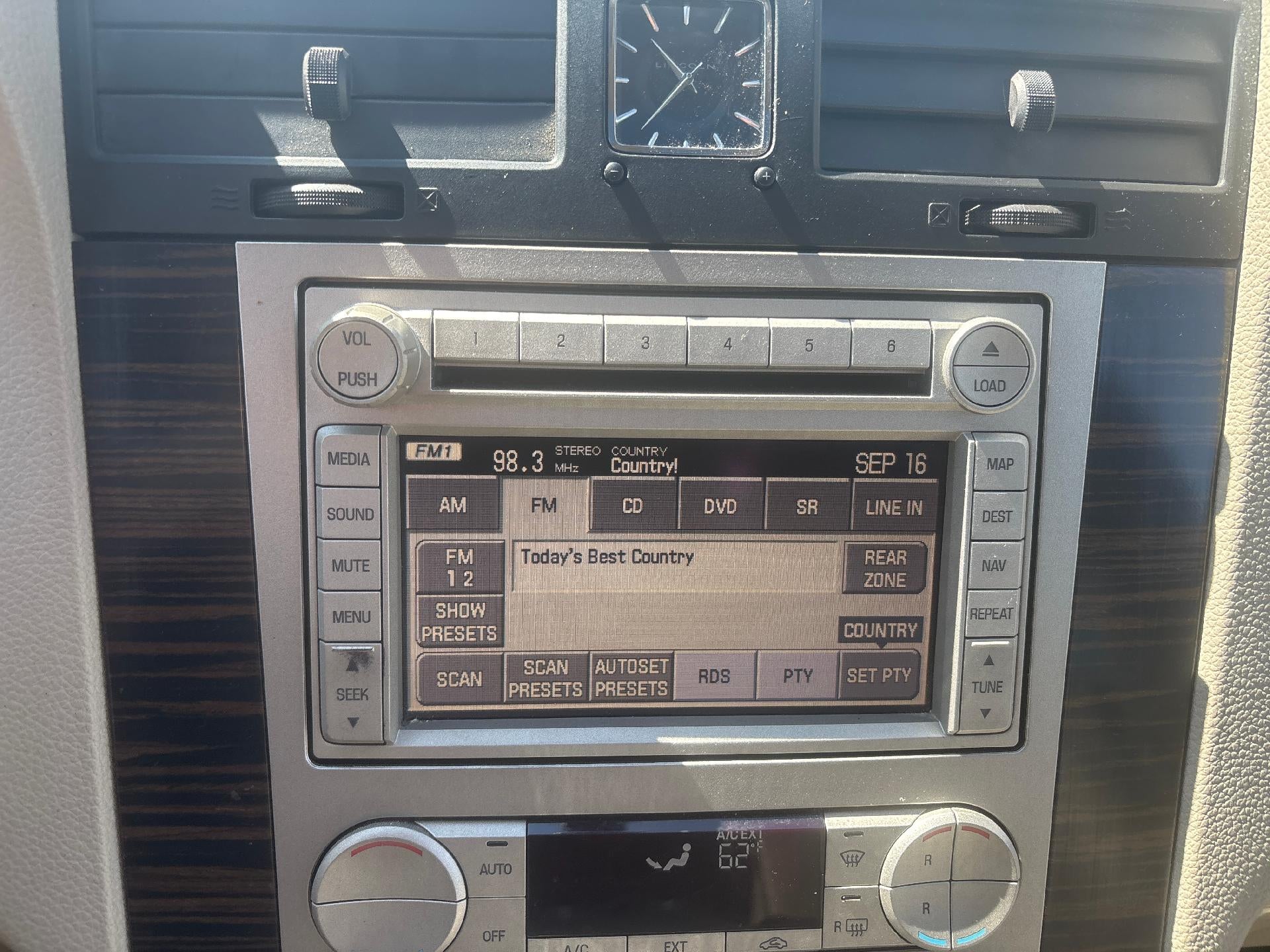 2007 Lincoln Navigator Base
