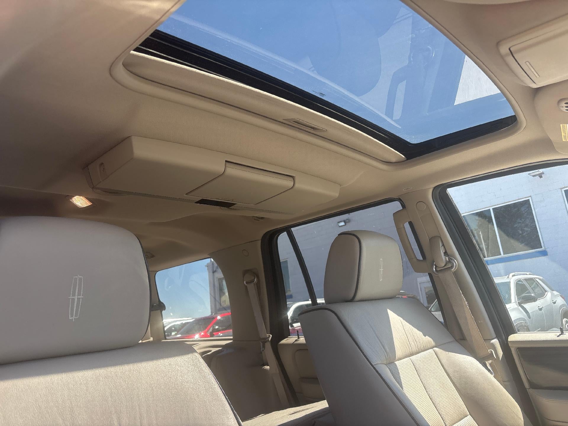 2007 Lincoln Navigator Base