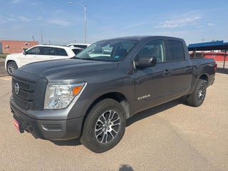 2022 Nissan Titan SV