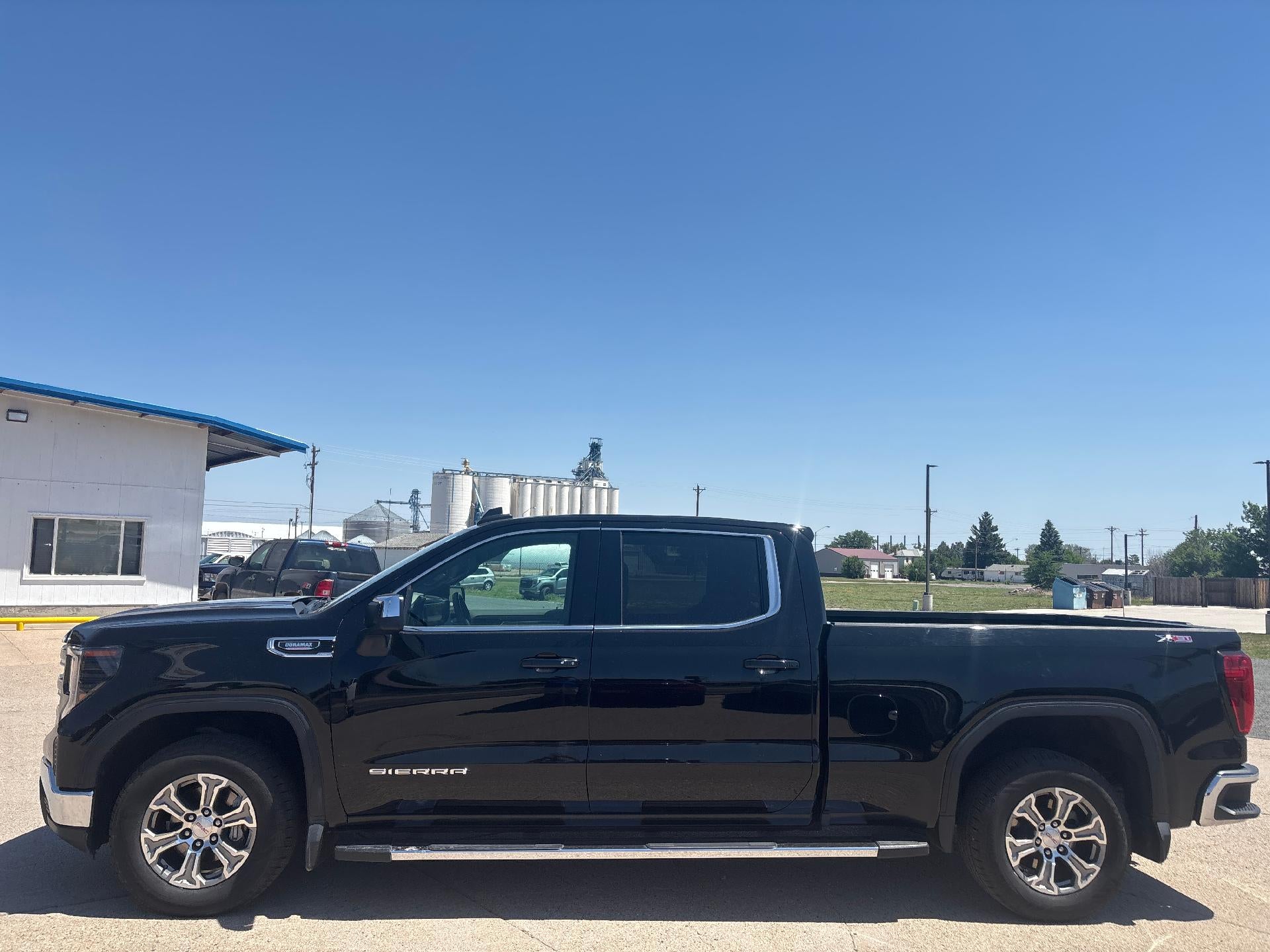 2023 GMC Sierra 1500 SLE